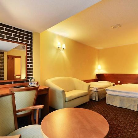Hotel Astra Tajemniczy Ogrod Poznań Esterno foto