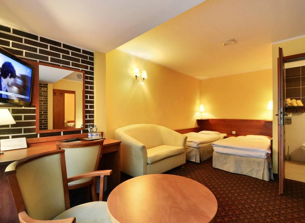 Hotel Astra Tajemniczy Ogrod Poznań Esterno foto