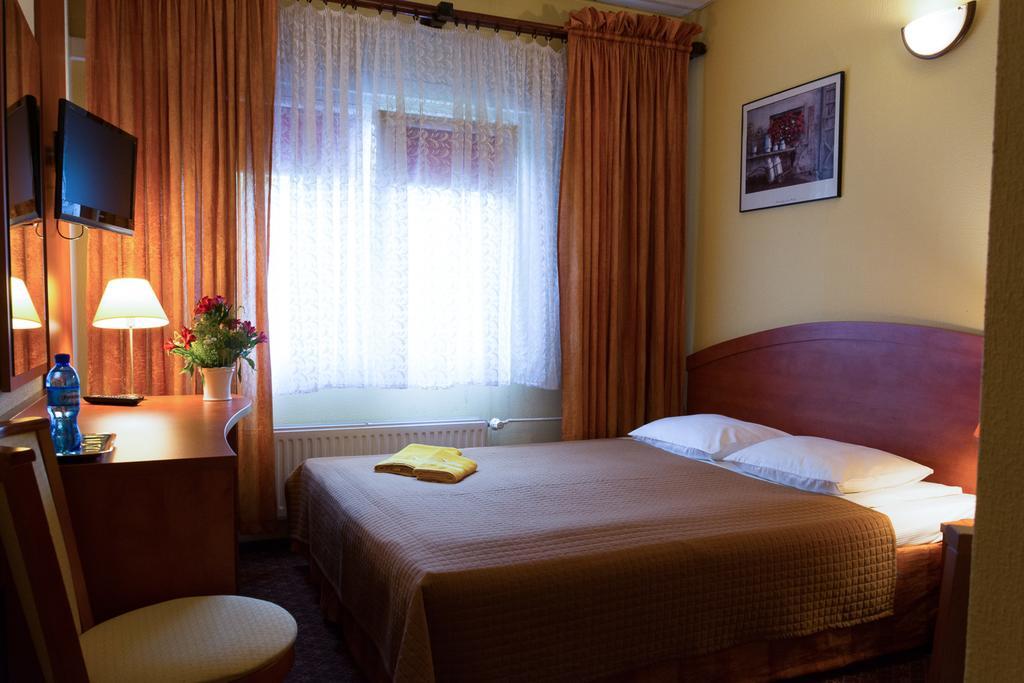 Hotel Astra Tajemniczy Ogrod Poznań Esterno foto