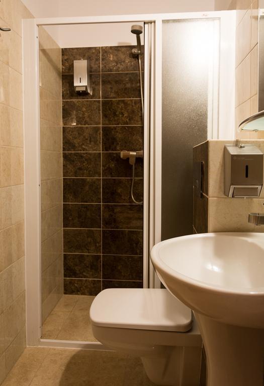 Hotel Astra Tajemniczy Ogrod Poznań Esterno foto