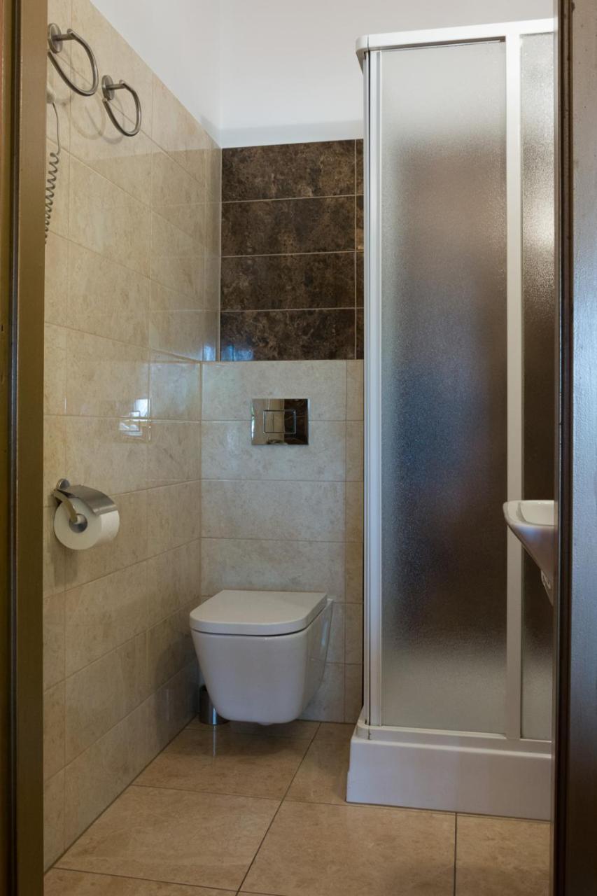 Hotel Astra Tajemniczy Ogrod Poznań Esterno foto