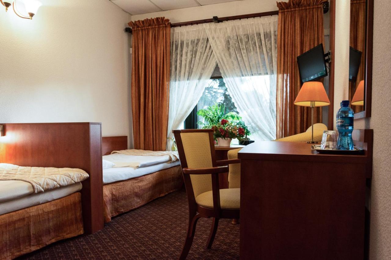 Hotel Astra Tajemniczy Ogrod Poznań Esterno foto