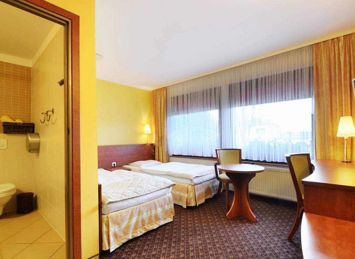 Hotel Astra Tajemniczy Ogrod Poznań Esterno foto